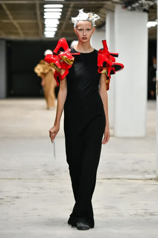 JUNYA-WATANABE-2026SPRING-SUMMER-COLLECTION-001