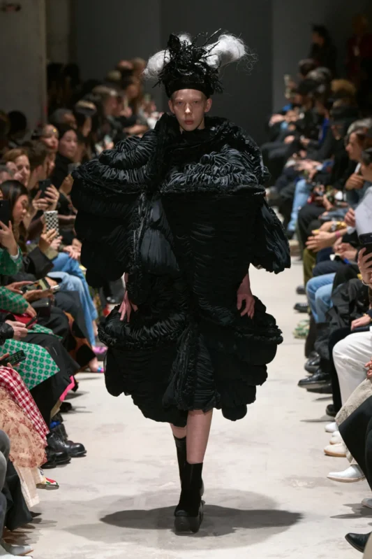 00001-comme-des-garcons-fall-2026-ready-to-wear-credit-gorunway
