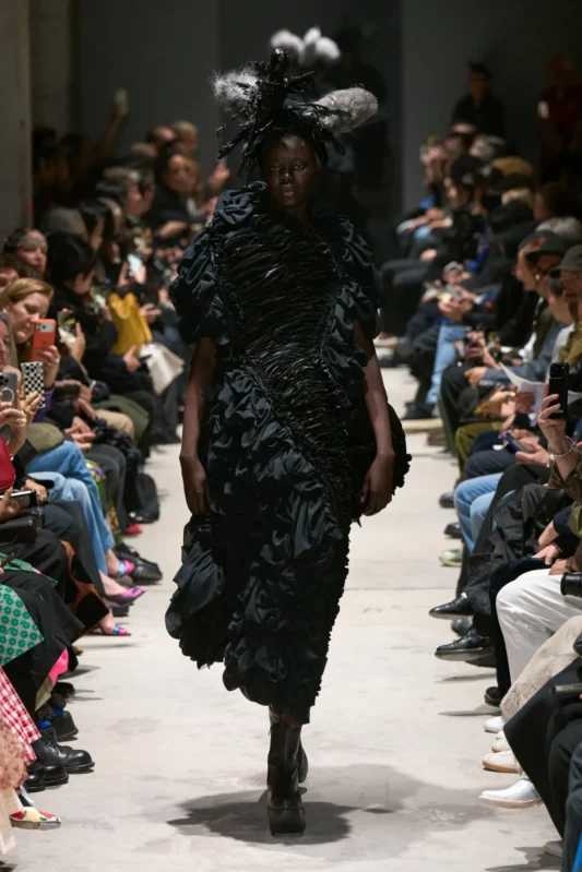 00002-comme-des-garcons-fall-2026-ready-to-wear-credit-gorunway