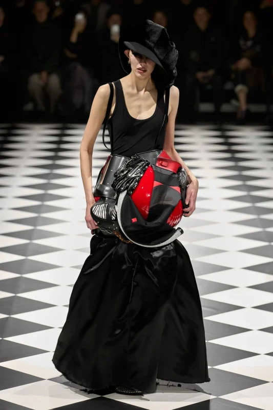 00002-junya-watanabe-fall-2026-ready-to-wear-credit-gorunway