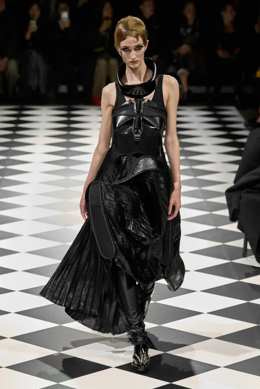 00003-junya-watanabe-fall-2026-ready-to-wear-credit-gorunway